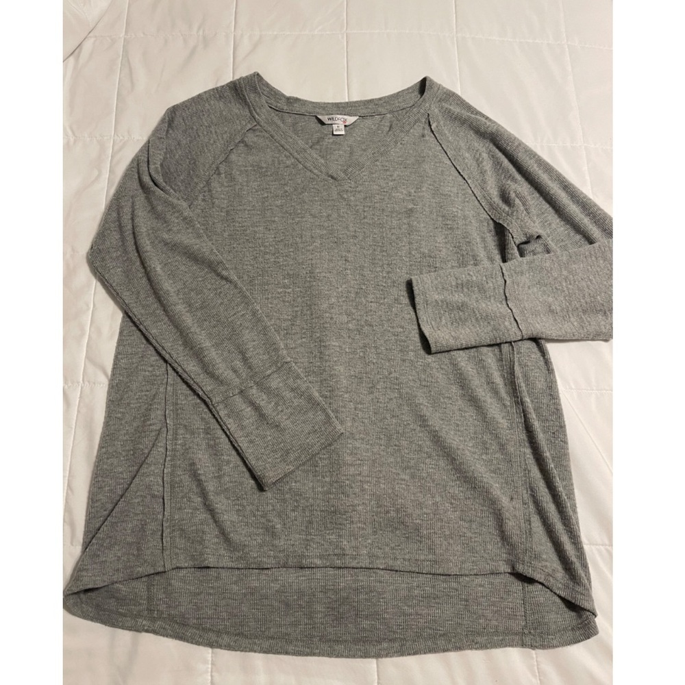 Wildfox lightweight sweater top